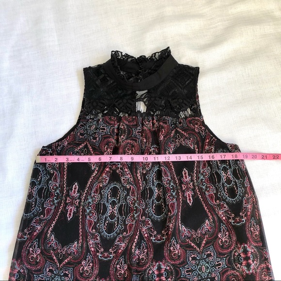 🛍️ 3/$20 BCBGeneration Pink / Maroon Paisley Lace Yoke High Neck Romper Sz Small - Picture 7 of 13